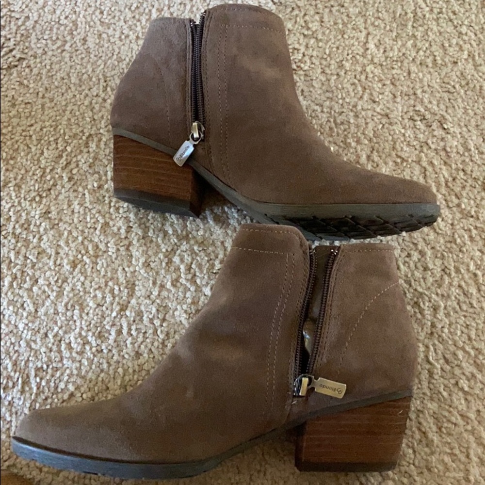 Blondo Waterproof Booties - Picture 4 of 4